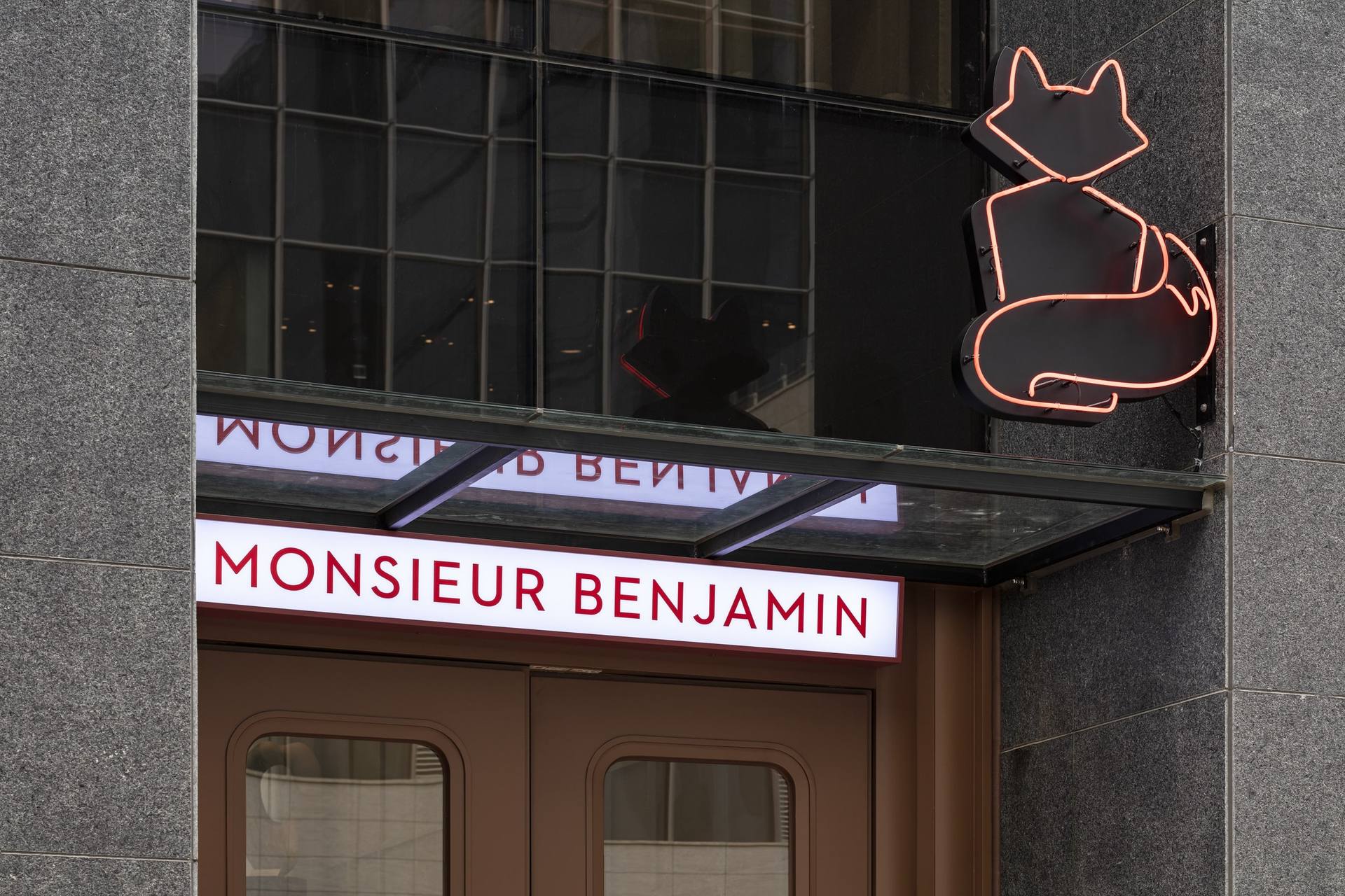 Monsieur Benjamin — interior, 1 of 12
