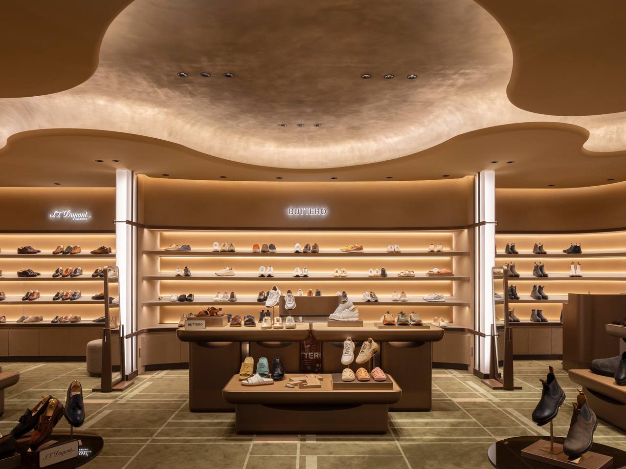 Shinsegae Men's Shoes — interior by Studio Writers