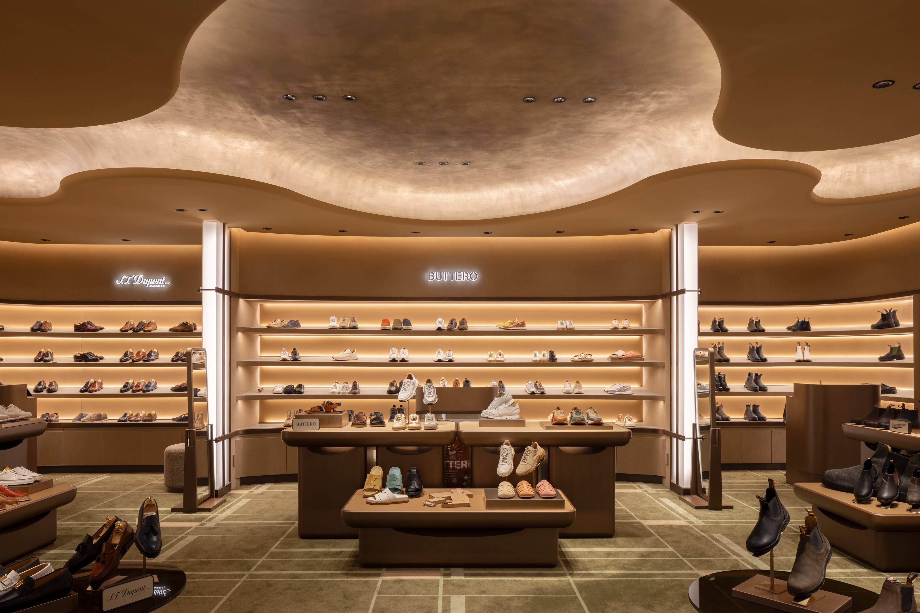 Shinsegae Men's Shoes — interior by Studio Writers