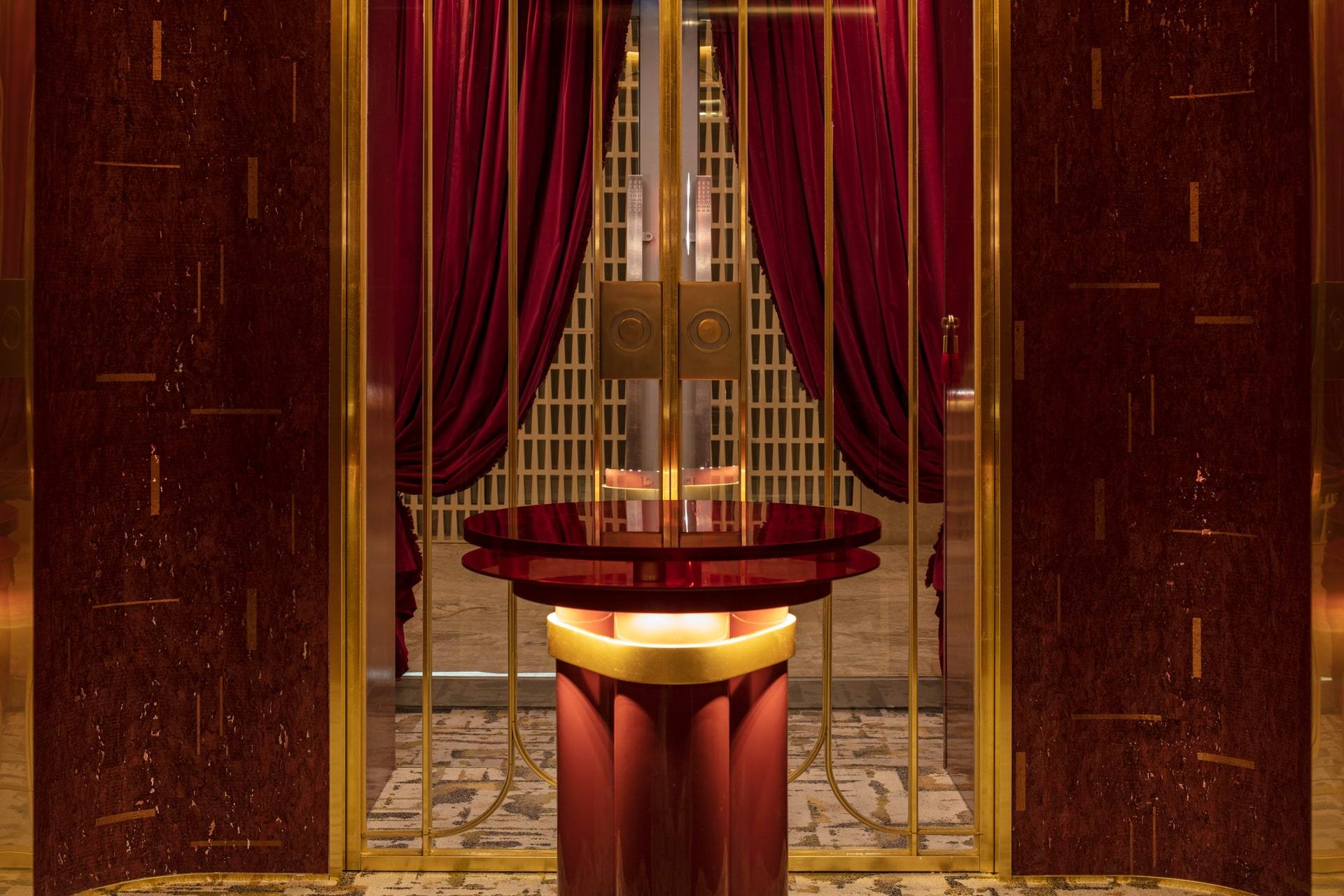 Soigné Redroom — interior, 1 of 11