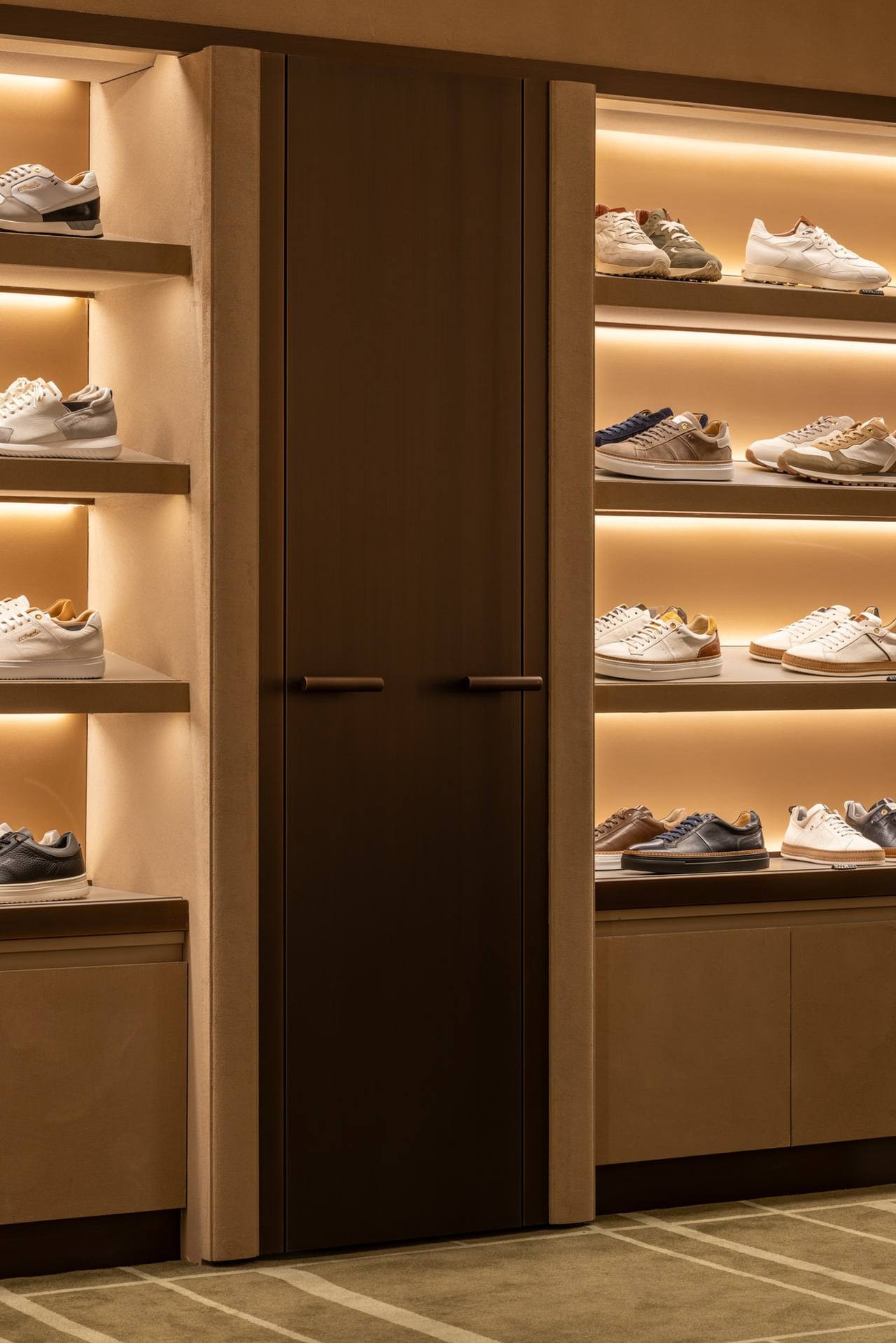 Shinsegae Men's Shoes — interior, 2 of 8
