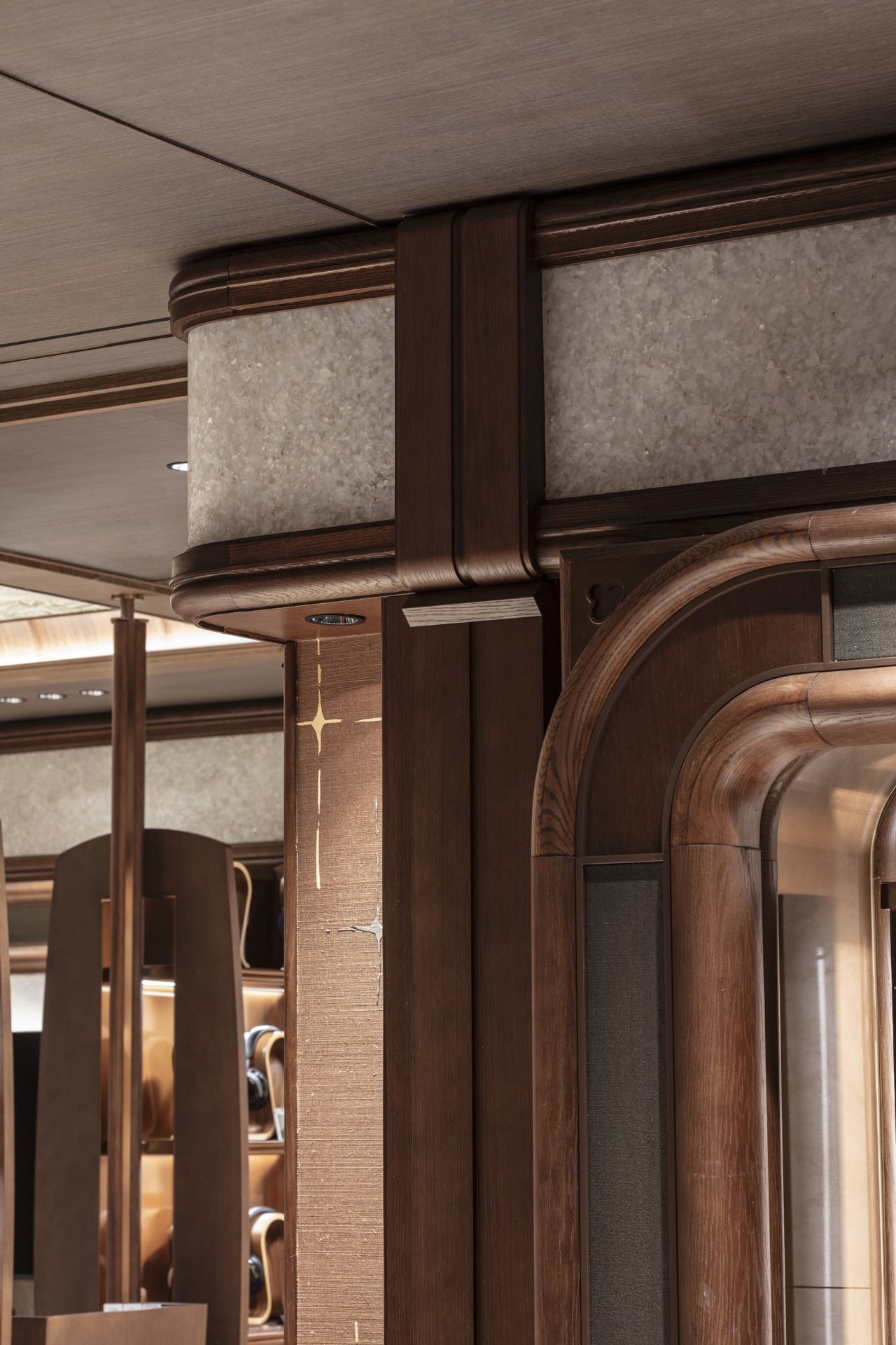 Audiophile — Material & Finish