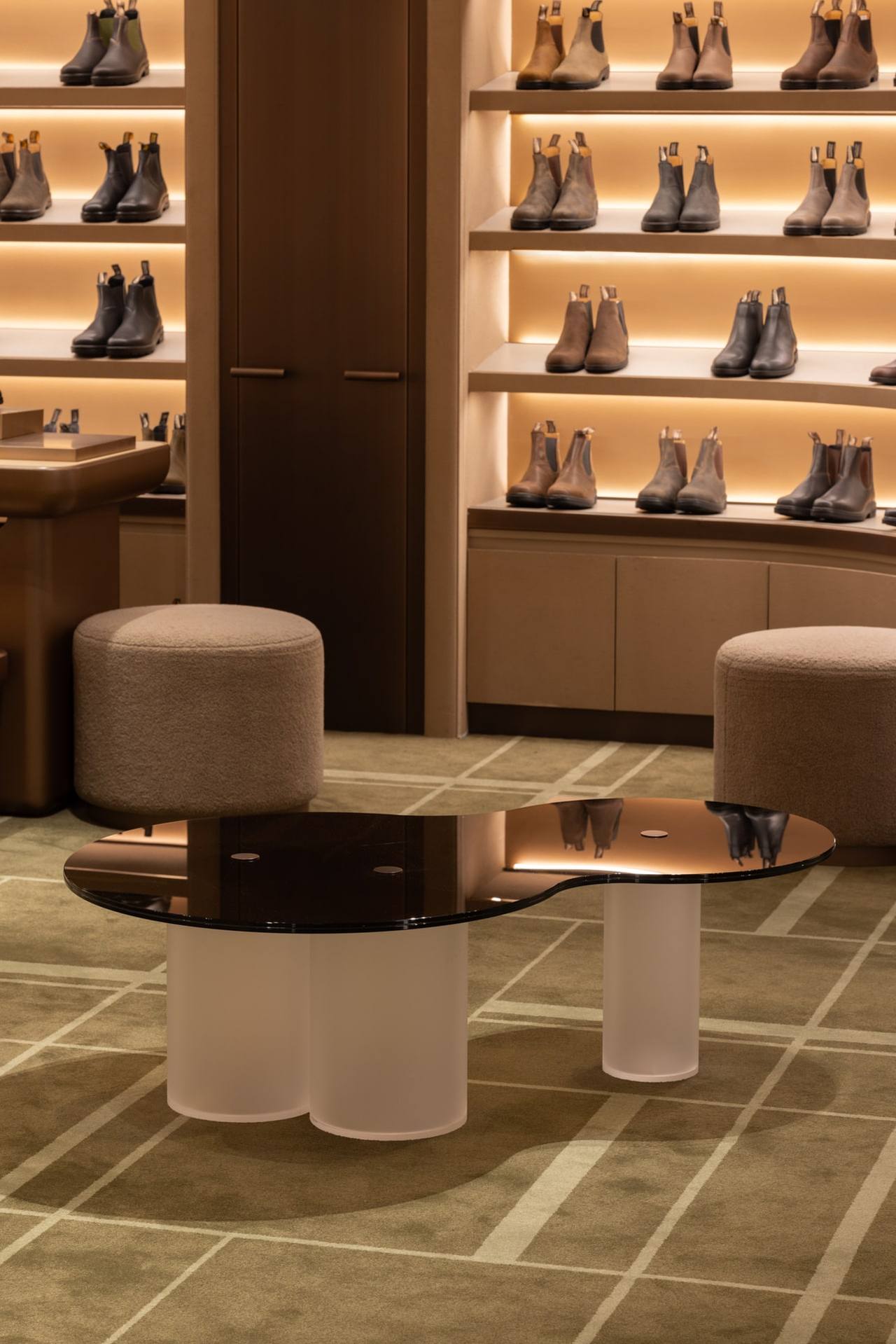 Shinsegae Men's Shoes — interior, 3 of 8