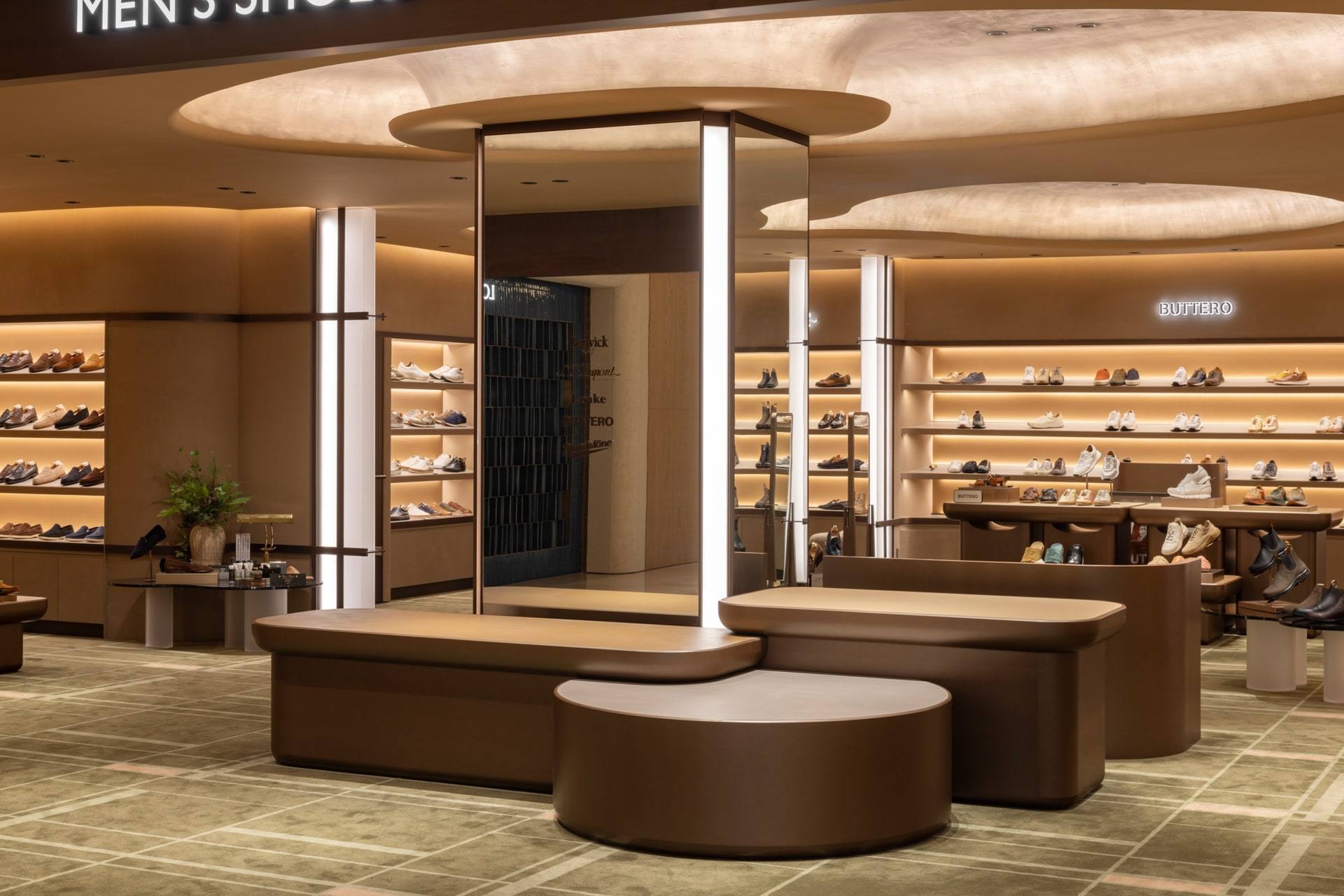 Shinsegae Men's Shoes — interior, 4 of 8