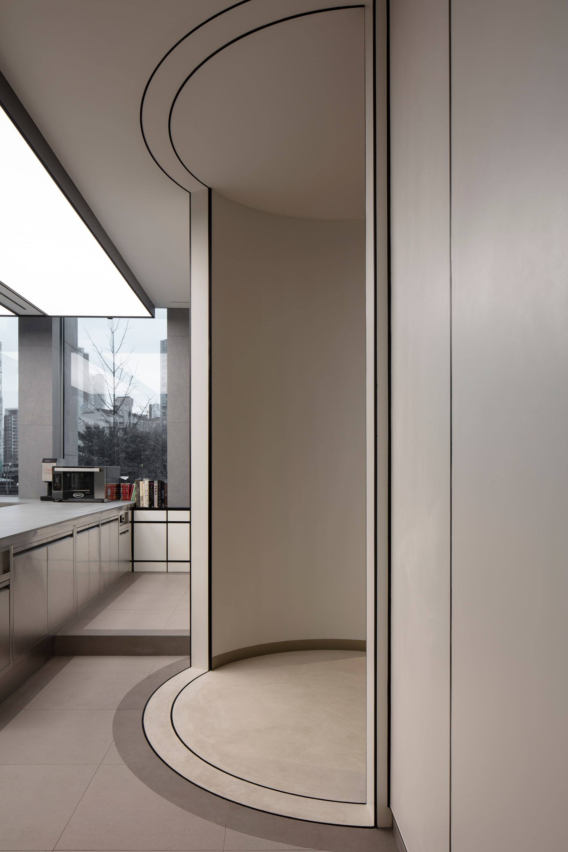 Soigné — interior, 6 of 17