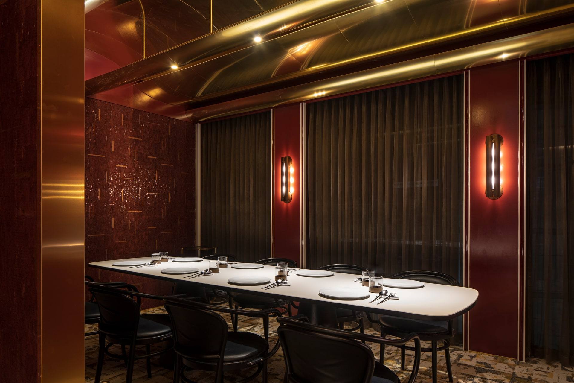 Soigné Redroom — interior, 6 of 11
