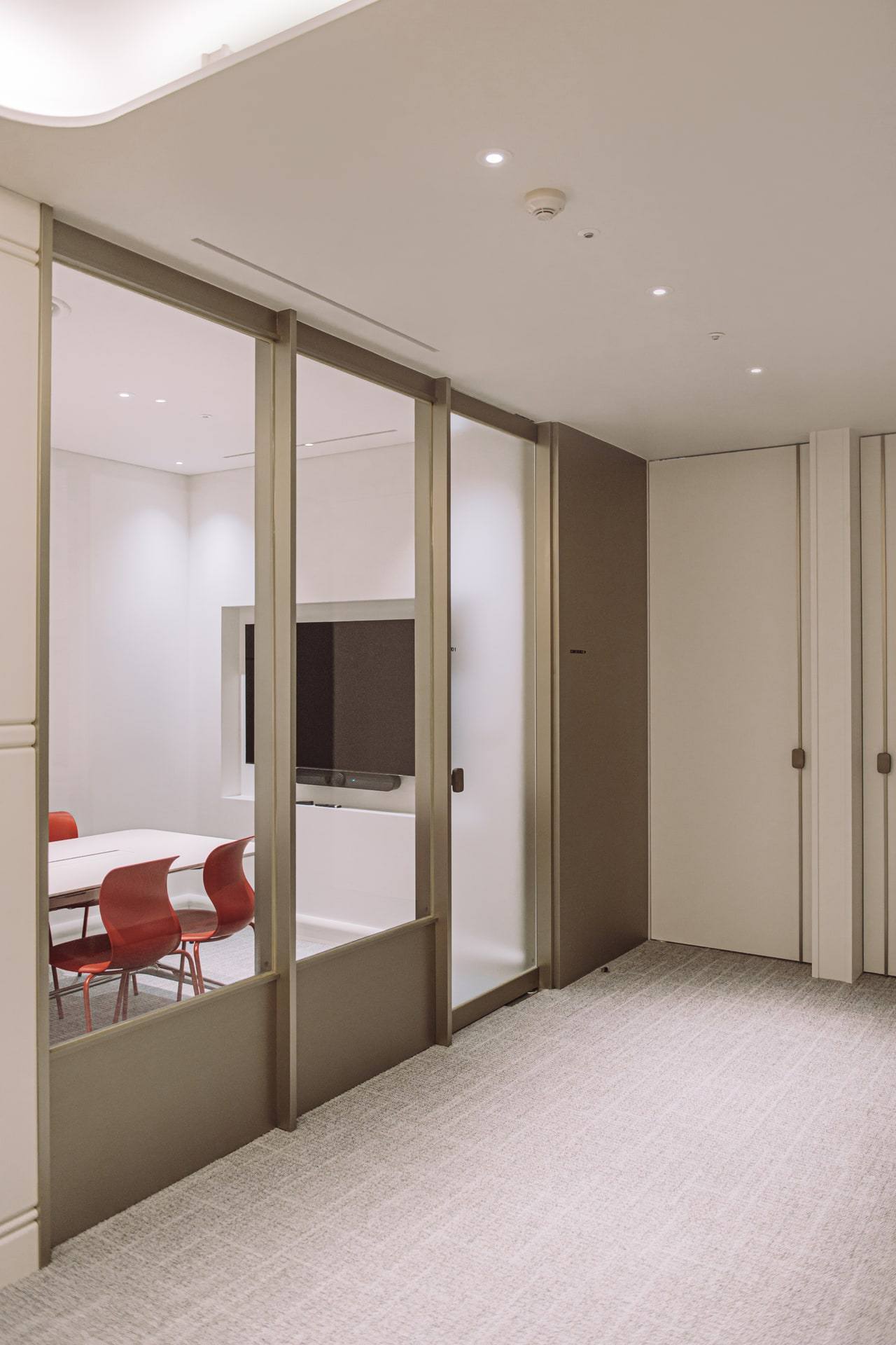 Leeum Conference Room — interior, 5 of 24