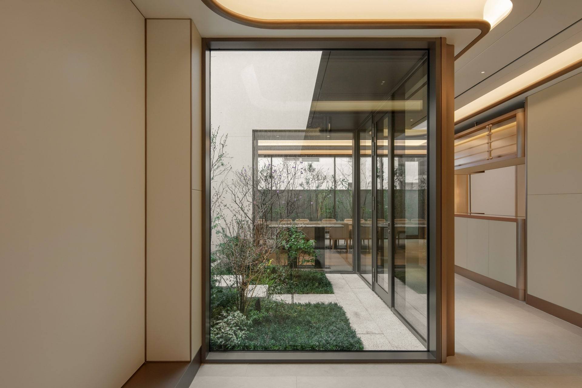 CE Seoul — interior, 6 of 17