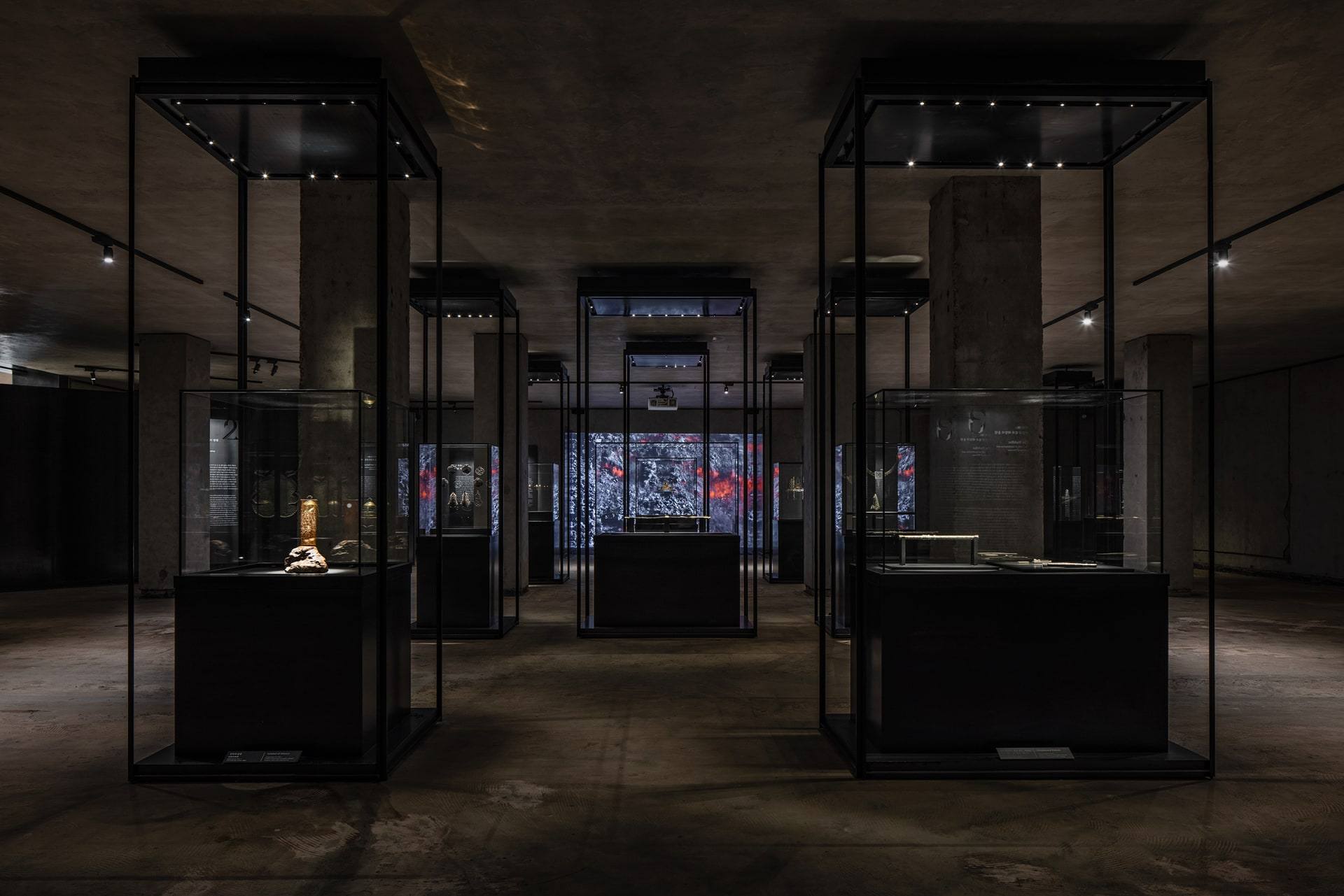 Hoam Exhibition — interior, 7 of 11