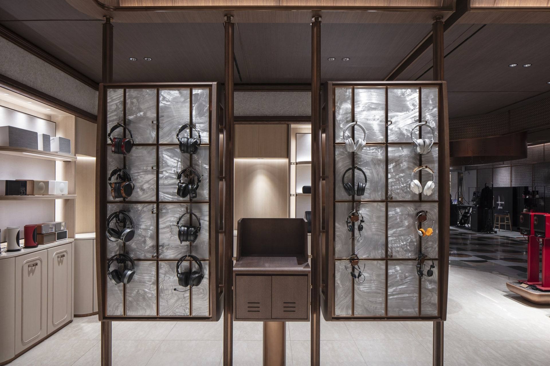 Audiophile — interior, 6 of 15