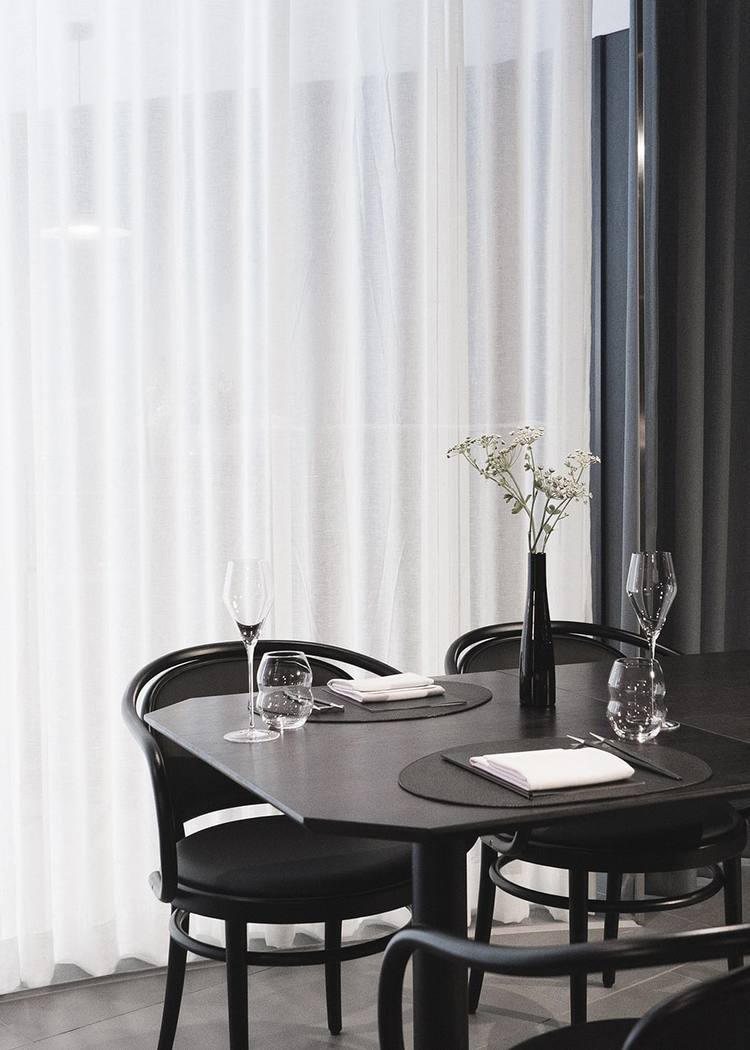 Soigné Seorae — interior, 7 of 11