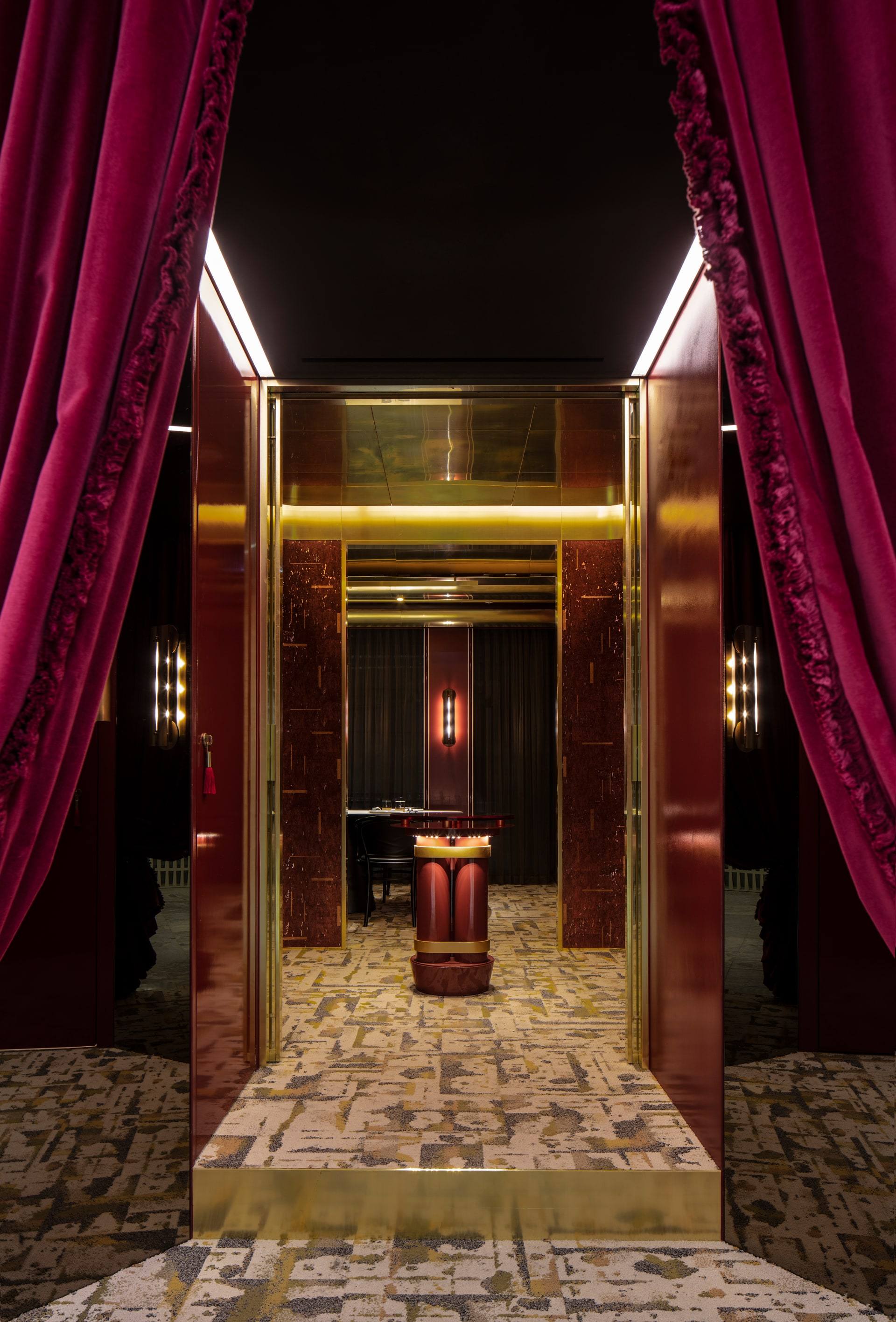 Soigné Redroom — interior, 8 of 11