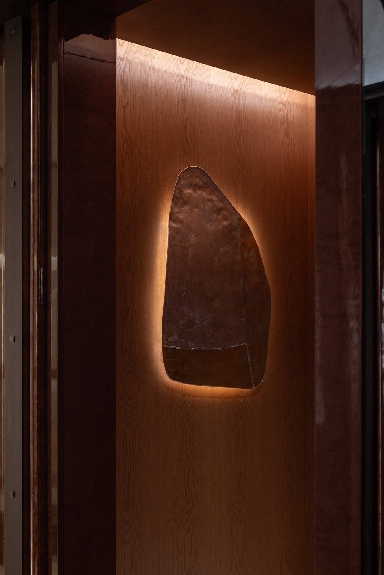 Lotte Avenuel Emerald Lounge — interior, 10 of 30