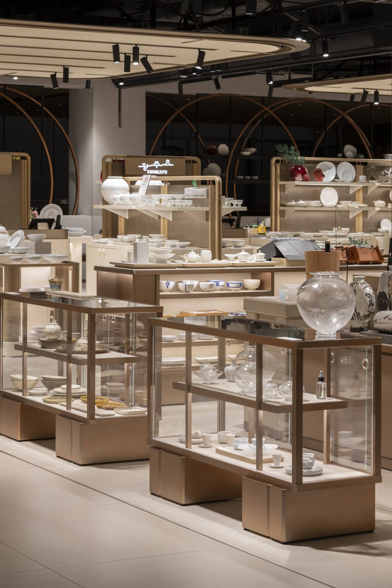 Shinsegae Gangnam-Table&Dishware — interior, 11 of 21