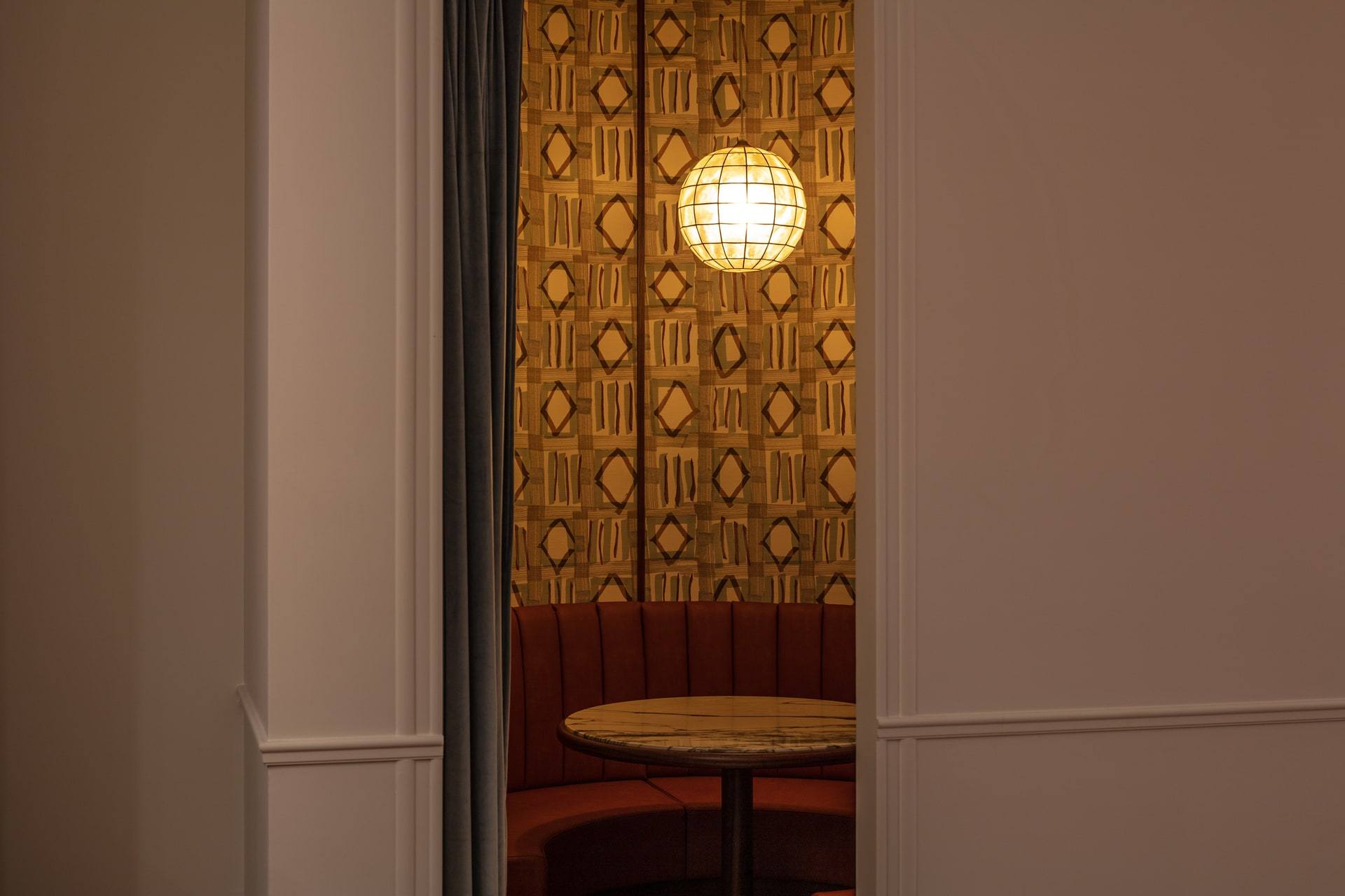 Monsieur Benjamin — interior, 10 of 12