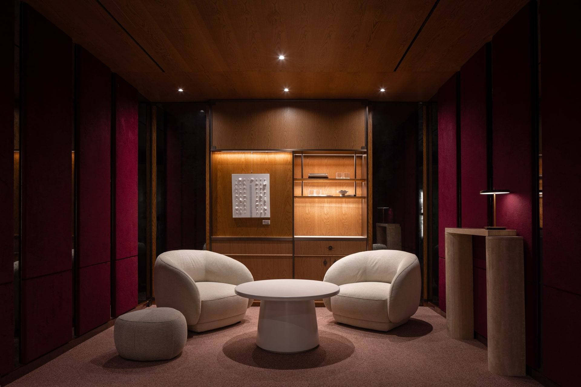 Lotte Avenuel Emerald Lounge — interior, 12 of 30