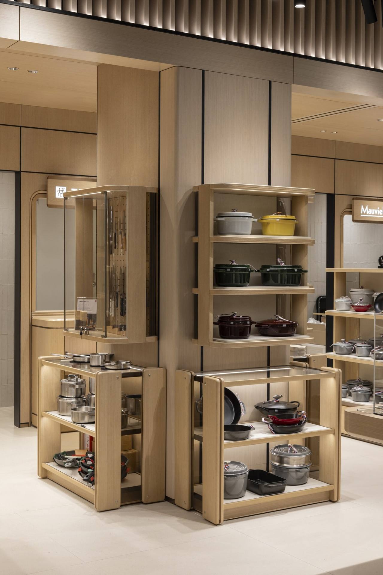 Shinsegae Gangnam-Table&Dishware — interior, 13 of 21