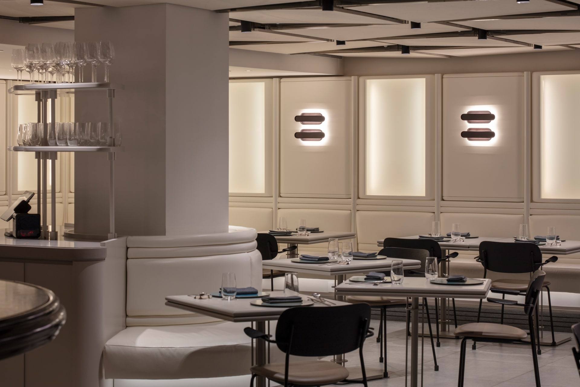 Naro — interior, 13 of 29