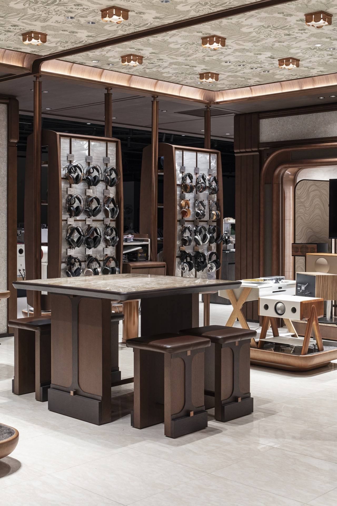 Audiophile — interior, 13 of 15
