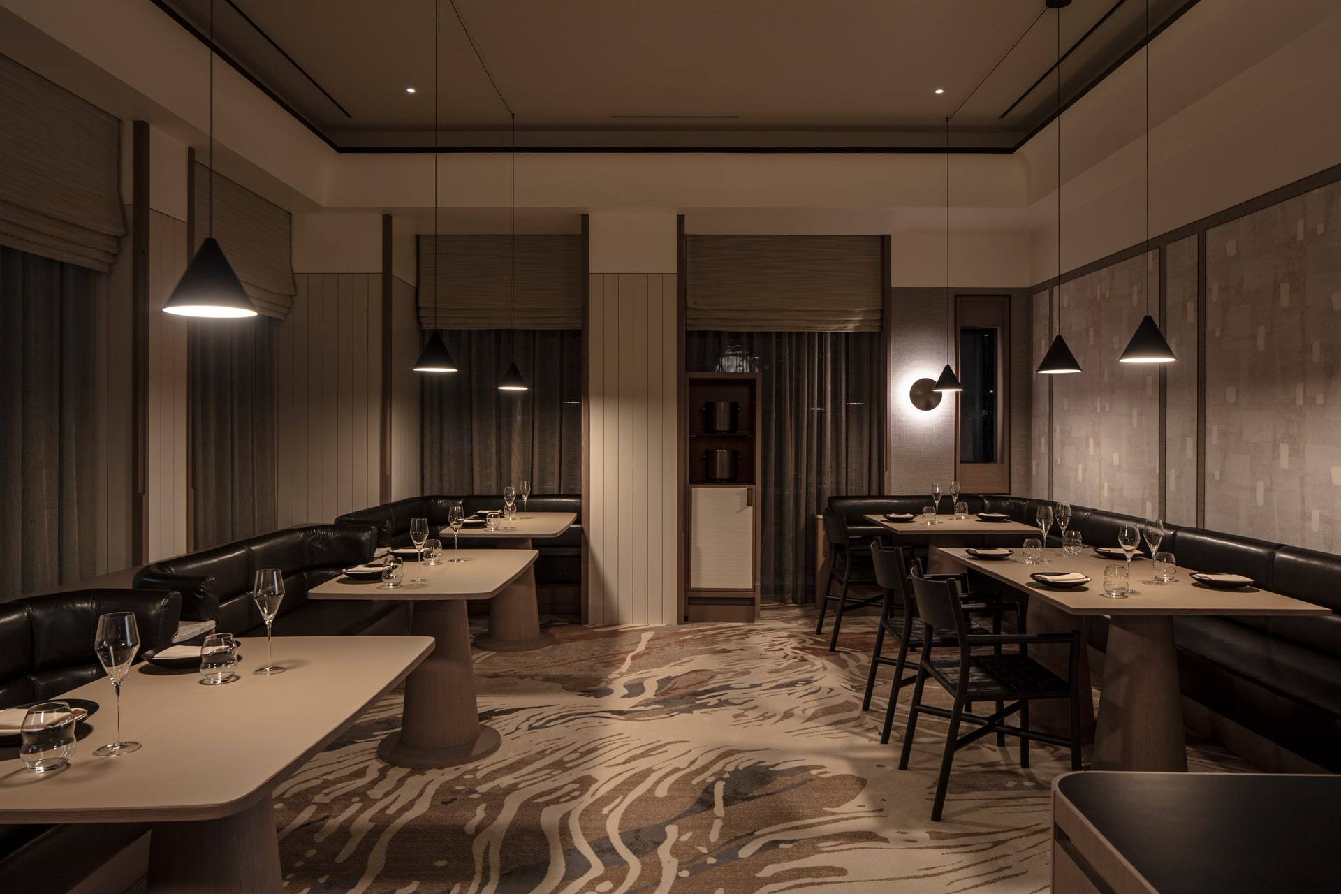 Soigné — interior, 14 of 17