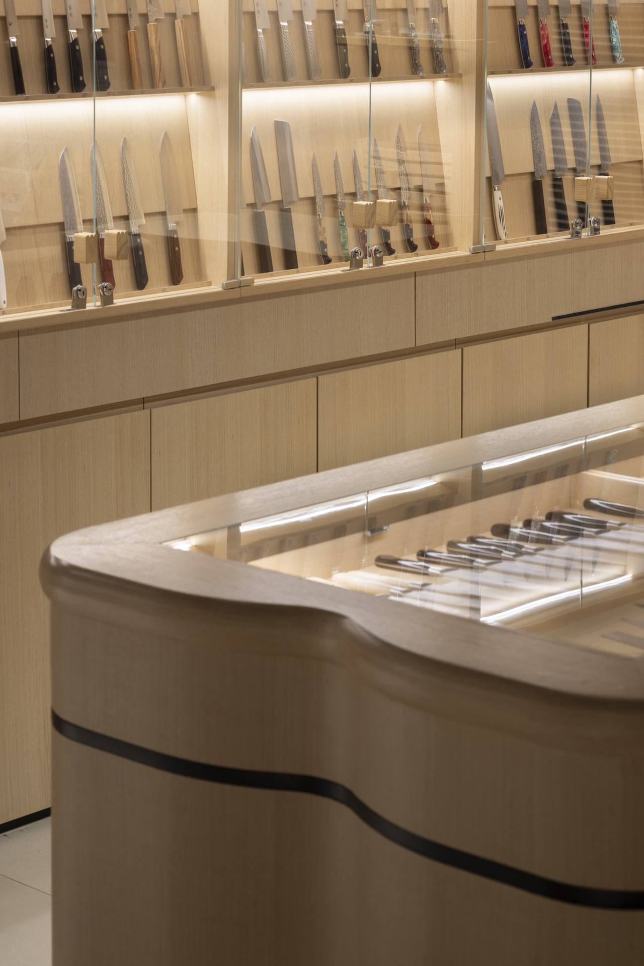 Shinsegae Gangnam-Table&Dishware — interior, 18 of 21