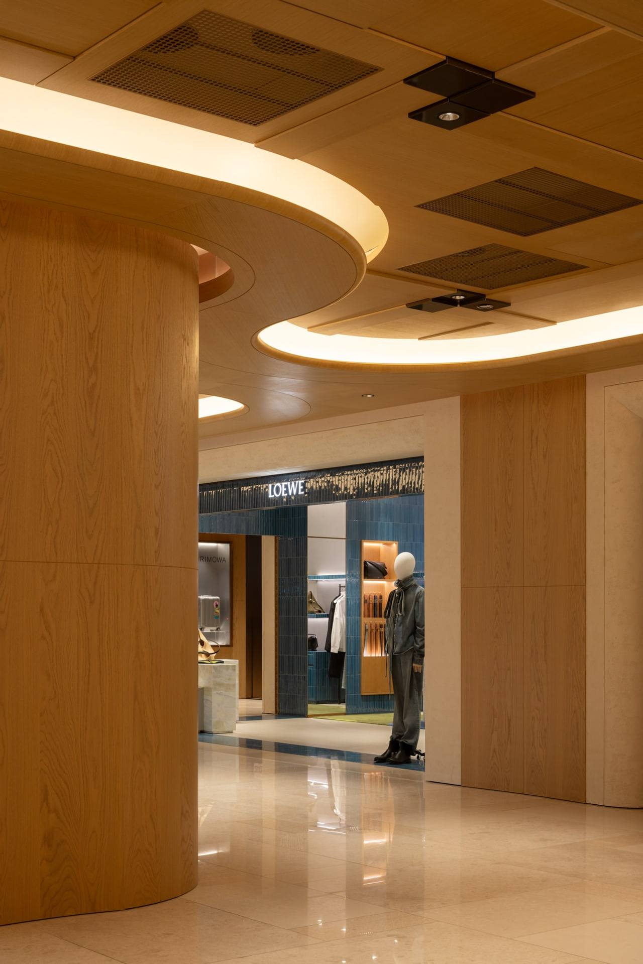 Shinsegae Gangnam-Men's Luxury — interior, 19 of 19