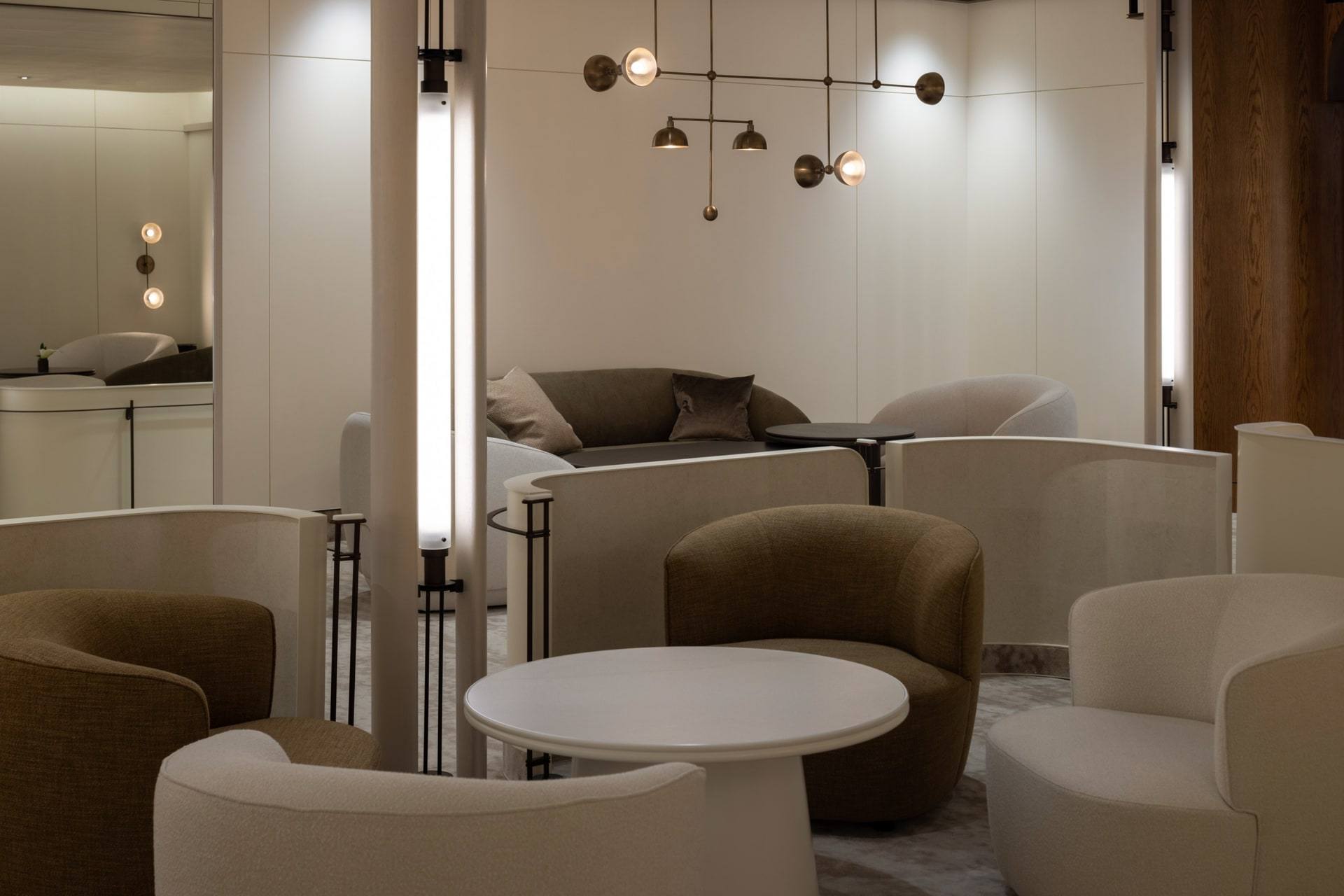 Lotte Avenuel Emerald Lounge — interior, 25 of 30