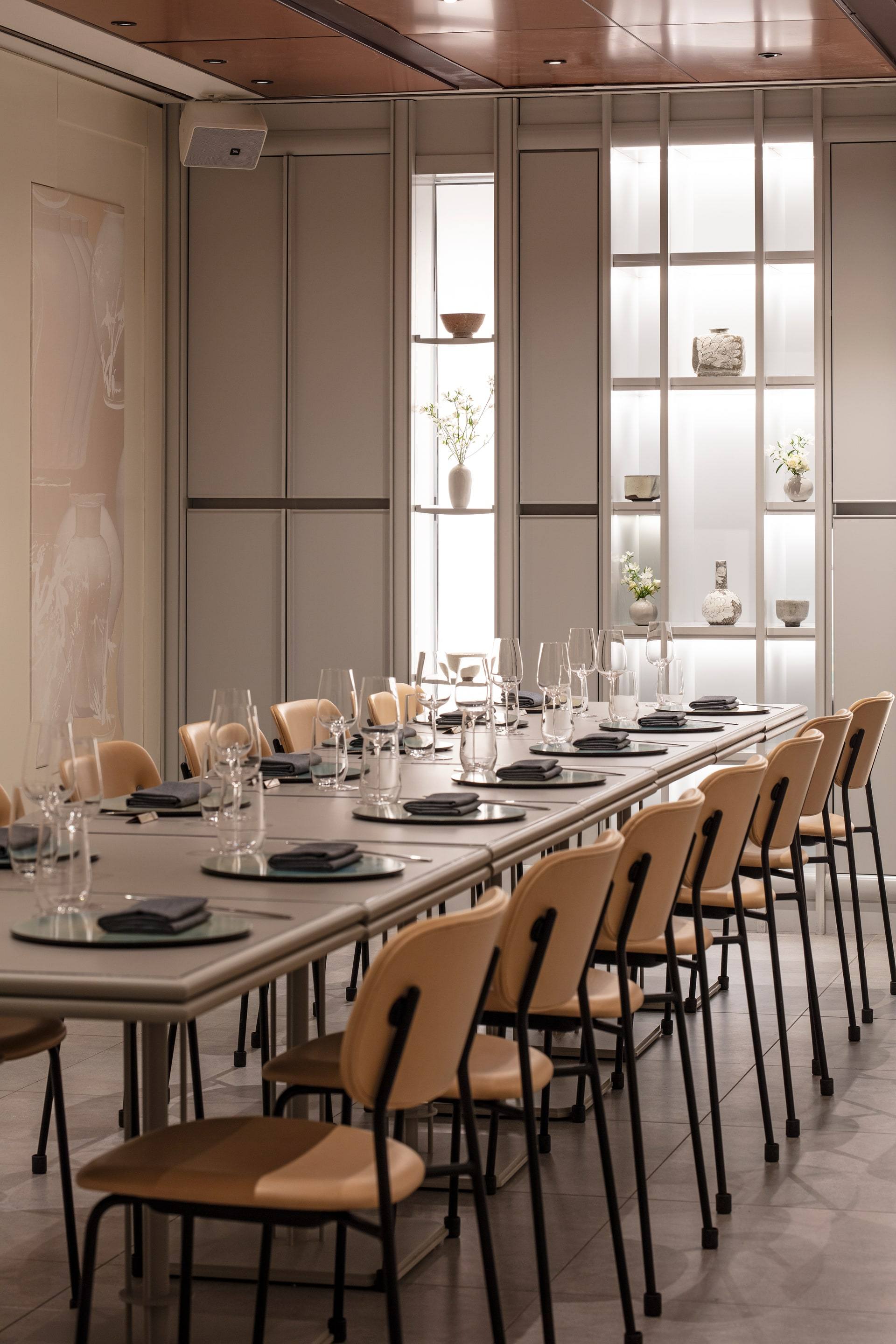 Naro — interior, 27 of 29